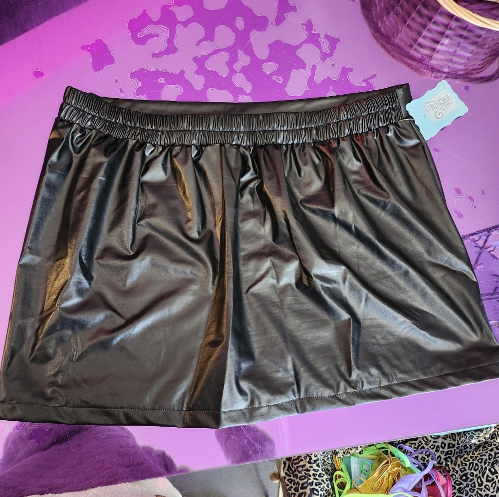 Plus faux leather miniskirt